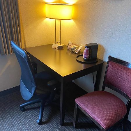 Blossom Hotel & Suites Traverse City Esterno foto