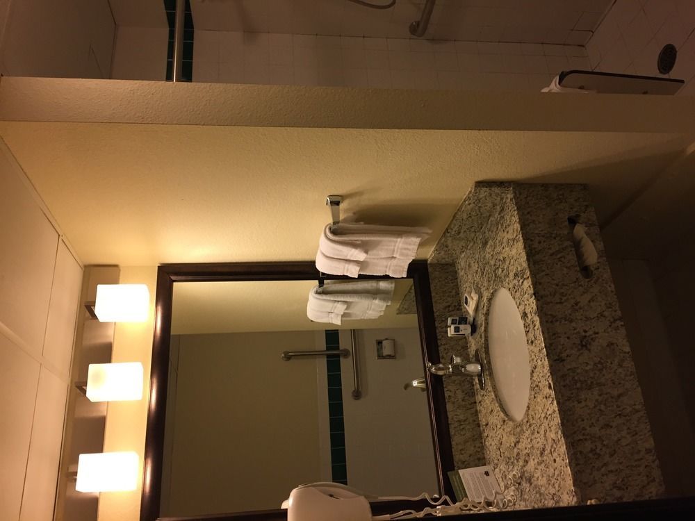 Blossom Hotel & Suites Traverse City Esterno foto