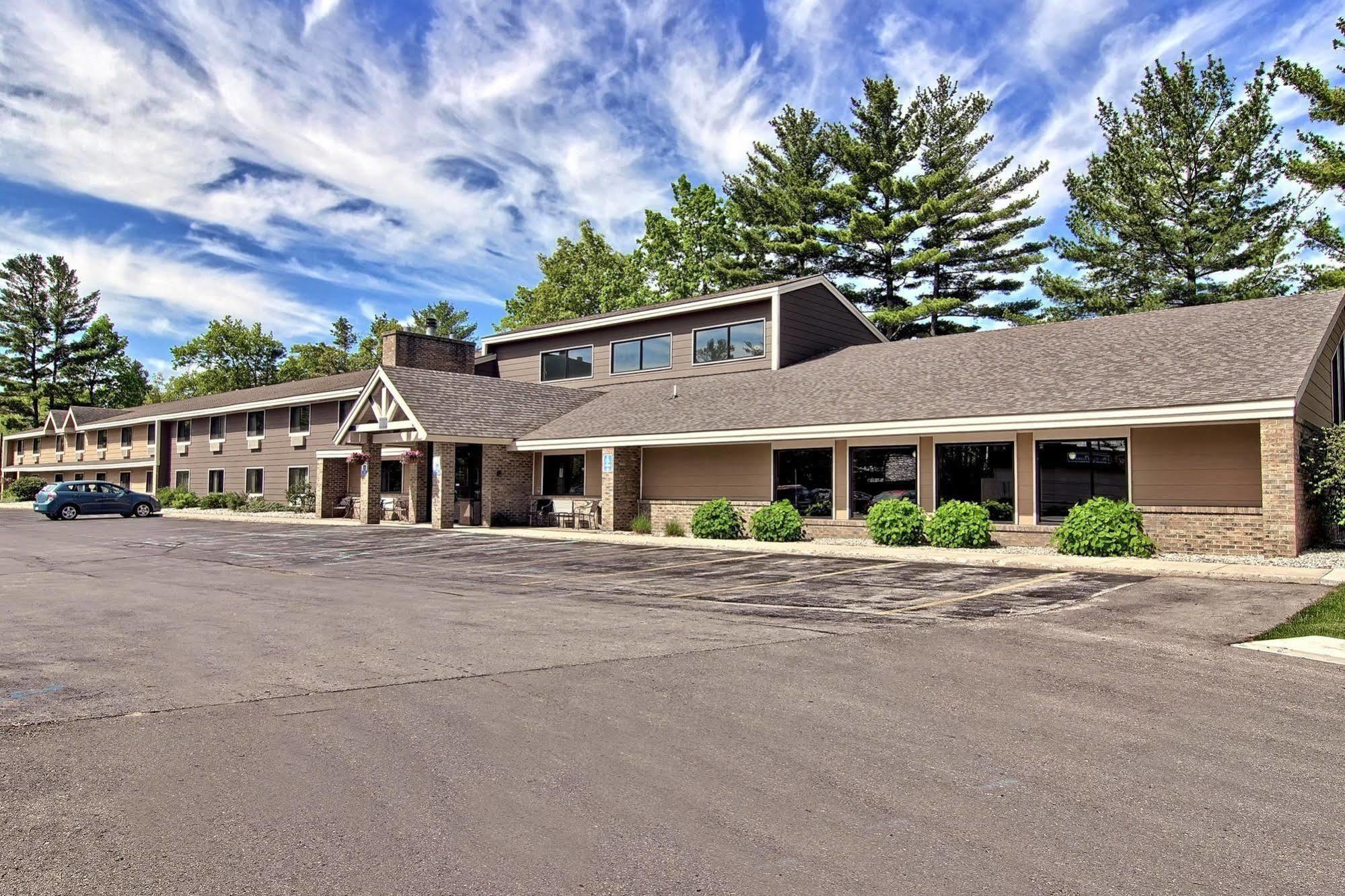 Blossom Hotel & Suites Traverse City Esterno foto