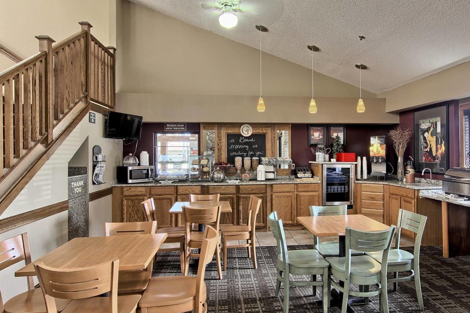 Blossom Hotel & Suites Traverse City Esterno foto