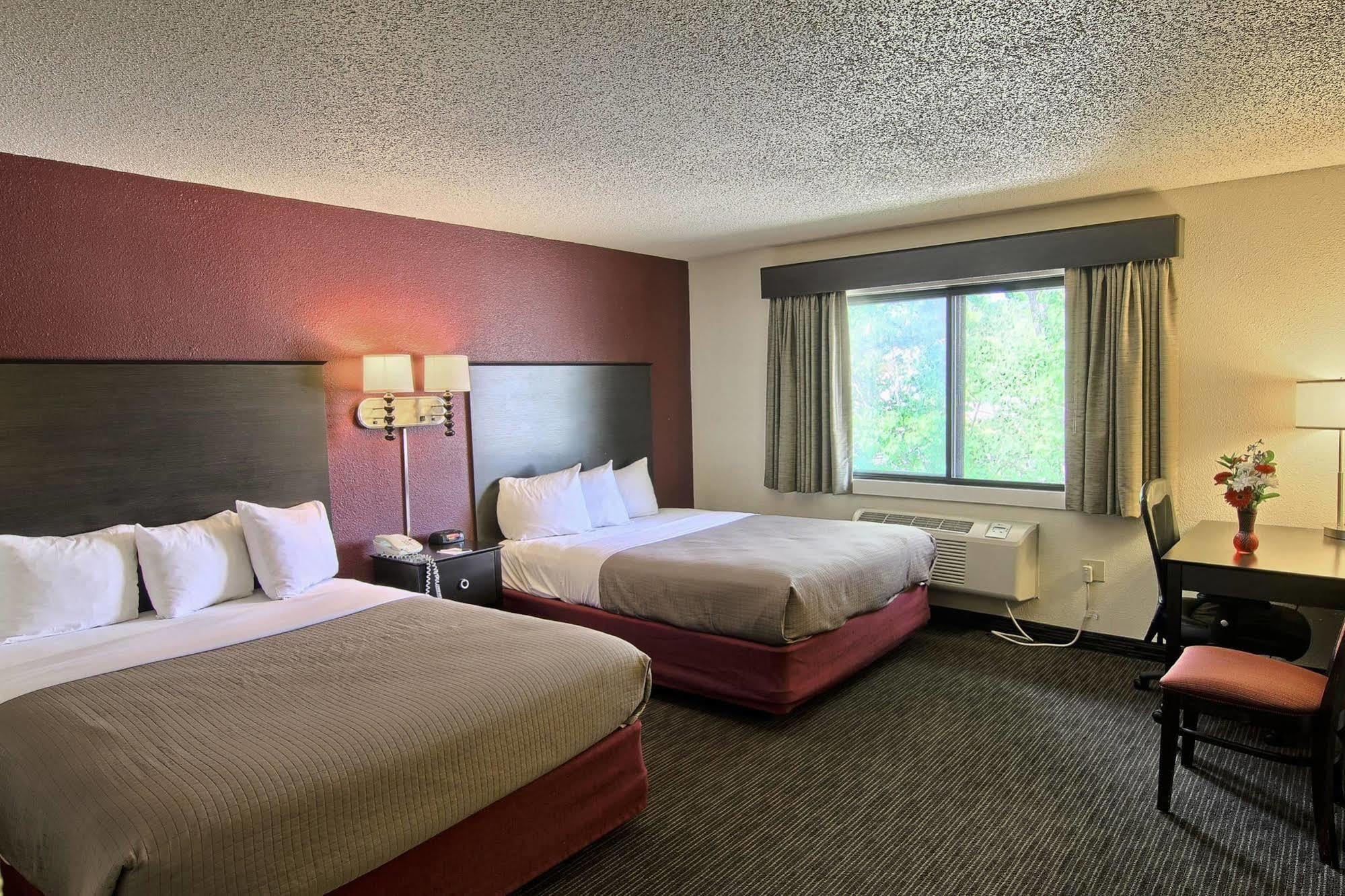 Blossom Hotel & Suites Traverse City Esterno foto