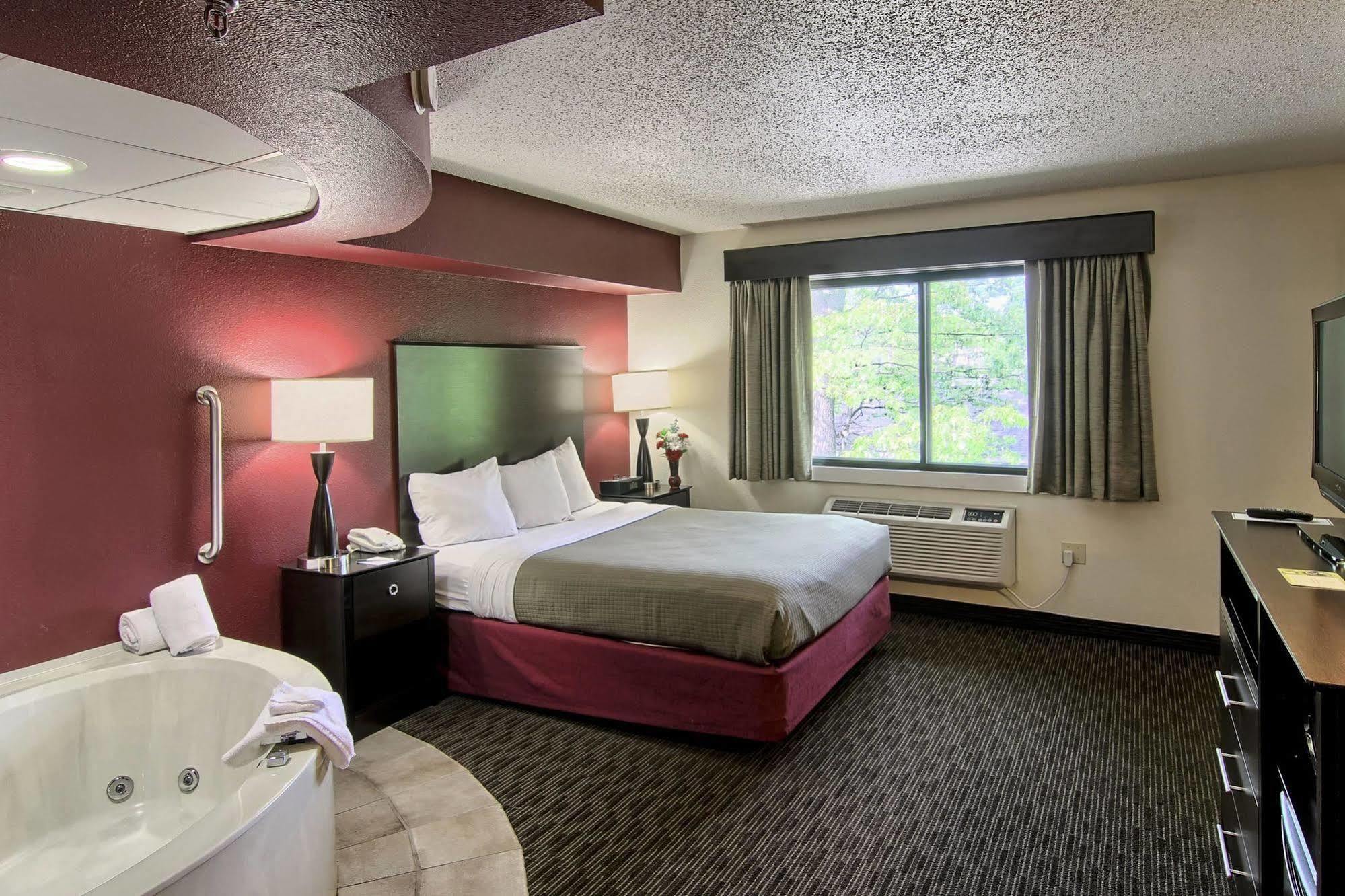 Blossom Hotel & Suites Traverse City Esterno foto