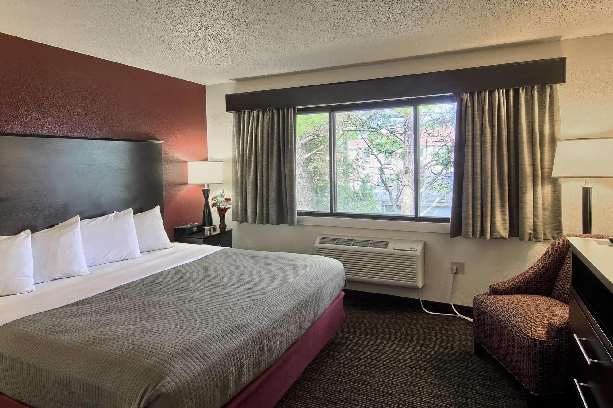 Blossom Hotel & Suites Traverse City Esterno foto