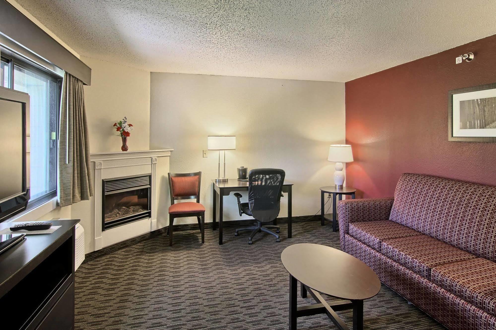 Blossom Hotel & Suites Traverse City Esterno foto